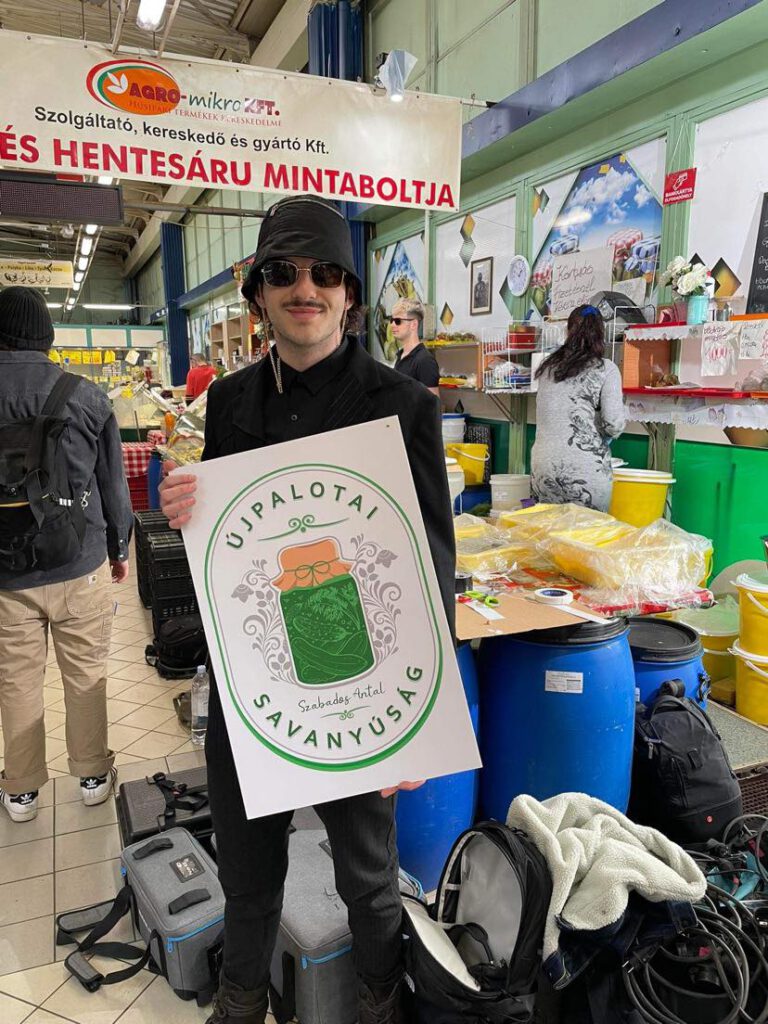 Beltéri reklámdekoráció_Újpalotai savanyúság